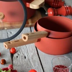 Casserole Ector Induction Aluminium Revêtu Manche En Bois 16 Cm Rouge -Cuisine Fournitures Boutique 108009 2 3 Casserole Ector induction aluminium revetu manche en bois 16 cm rouge Ogo