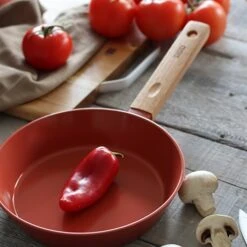 Poêle Ector Induction Aluminium Revêtu Manche En Bois 20 Cm Rouge -Cuisine Fournitures Boutique 108012 3 1 Poele Ector induction aluminium revetu manche en bois 20 cm rouge Ogo