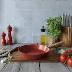 Poêle Ector Induction Aluminium Revêtu Manche En Bois 24 Cm Rouge -Cuisine Fournitures Boutique 108013 4 1 Poele Ector induction aluminium revetu manche en bois 24 cm rouge Ogo