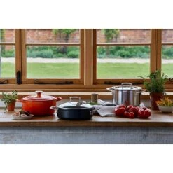Le Creuset Sauteuse Rondeau Anti-adhérente Les Forgées 28 Cm Et Couvercle En Verre 6 Le Creuset Sauteuse Rondeau Anti-adhérente Les Forgées 28 Cm Et Couvercle En Verre -Cuisine Fournitures Boutique 133009 2 1 Sauteuse rondeau anti adherente Les Forgees 28 cm et couvercle en verre Le Creuset
