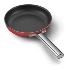 Smeg Lot De 3 Poêles Aluminium Antiadhésives Rouges 8 Smeg Lot De 3 Poêles Aluminium Antiadhésives Rouges -Cuisine Fournitures Boutique 139004 3 1 Lot de 3 poeles aluminium antiadhesives rouges Smeg