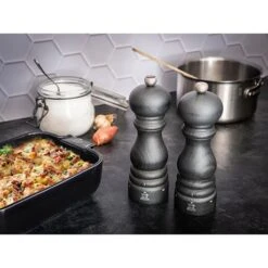 Peugeot Moulin à Sel Manuel En Bois 18 Cm Paris Graphite -Cuisine Fournitures Boutique 201238 4 2 Moulin a sel manuel en bois 18 cm Paris Graphite Peugeot