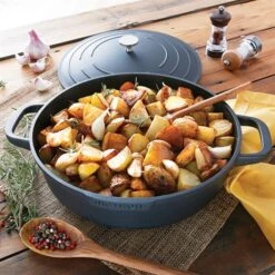 Cocotte Légère Basse Ronde En Fonte D'aluminium 28 Cm 4,1 L Coloris Noir -Cuisine Fournitures Boutique 203003 2 4 Cocotte legere basse ronde en fonte d aluminium 28 cm 4 1 L coloris noir Mathon