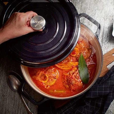 Cocotte En Fonte Ronde 28 Cm 5,6 L Noire 2 Cocotte En Fonte Ronde 28 Cm 5,6 L Noire – Image 2