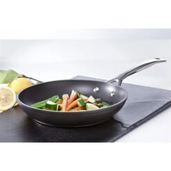 Le Creuset Sauteuse Antiadhésive Les Forgées 30 Cm -Cuisine Fournitures Boutique 23203 2 2 Sauteuse antiadhesive Les Forgees 30 cm Le Creuset