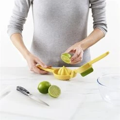 Joseph Joseph Presse-agrumes JuiceMax -Cuisine Fournitures Boutique 606038 2 1 Presse agrumes JuiceMax Joseph Joseph