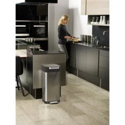Joseph Joseph Compacteur à Déchets Inox Titan 20 L 6 Joseph Joseph Compacteur à Déchets Inox Titan 20 L -Cuisine Fournitures Boutique 67863 2 3 Compacteur a dechets inox Titan 20 L Joseph Joseph