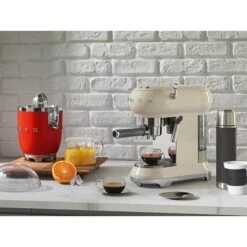 Smeg Machine à Café Expresso Crème 1 L 1350 W ECF01CREU -Cuisine Fournitures Boutique 70288 4 3 Machine a cafe expresso creme 1 L 1350 W ECF01CREU Smeg